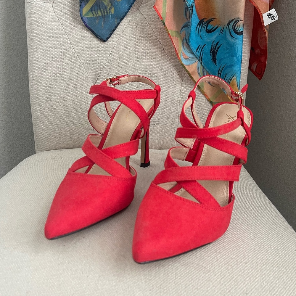 Red Pumps
